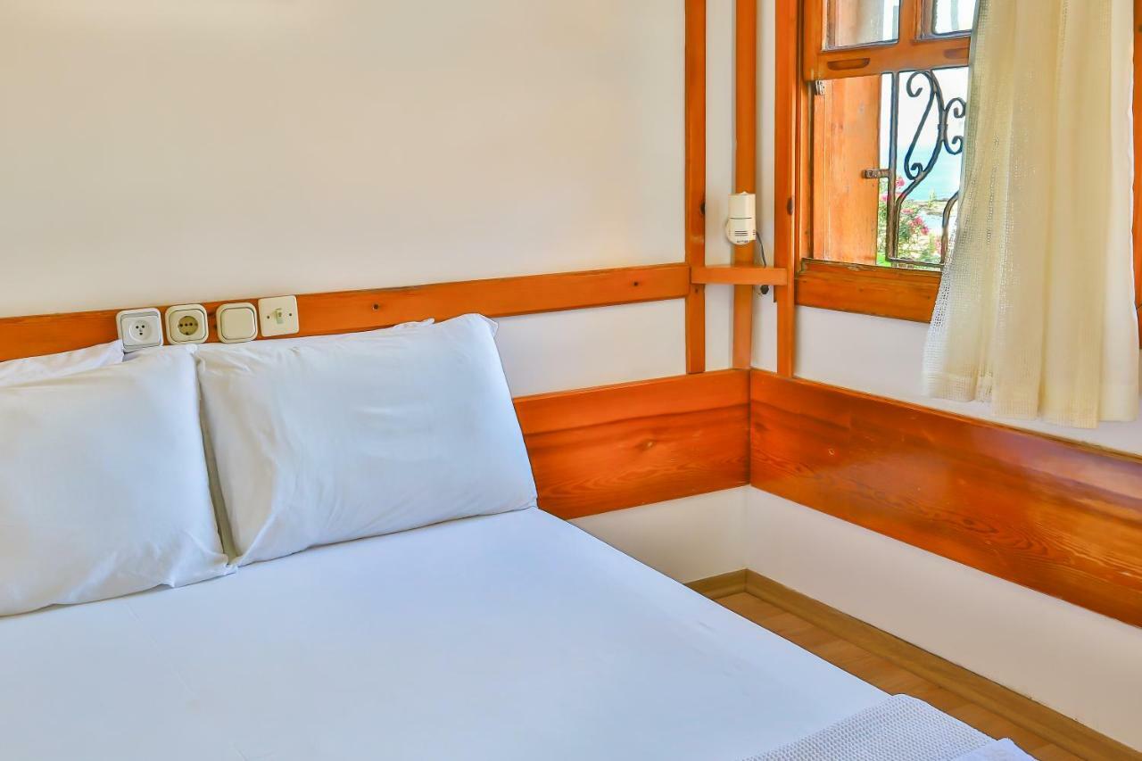 Hotel Villa Oenemli Сиде Екстериор снимка